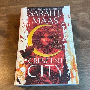 Crescent City House of Earth and Blood
